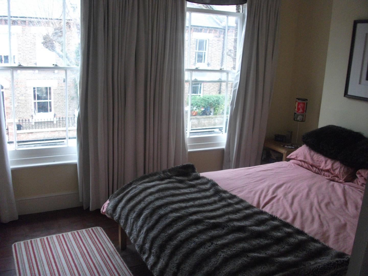 			2 Bedroom, 1 bath, 1 reception House			 Galton Street, QUEENS PARK